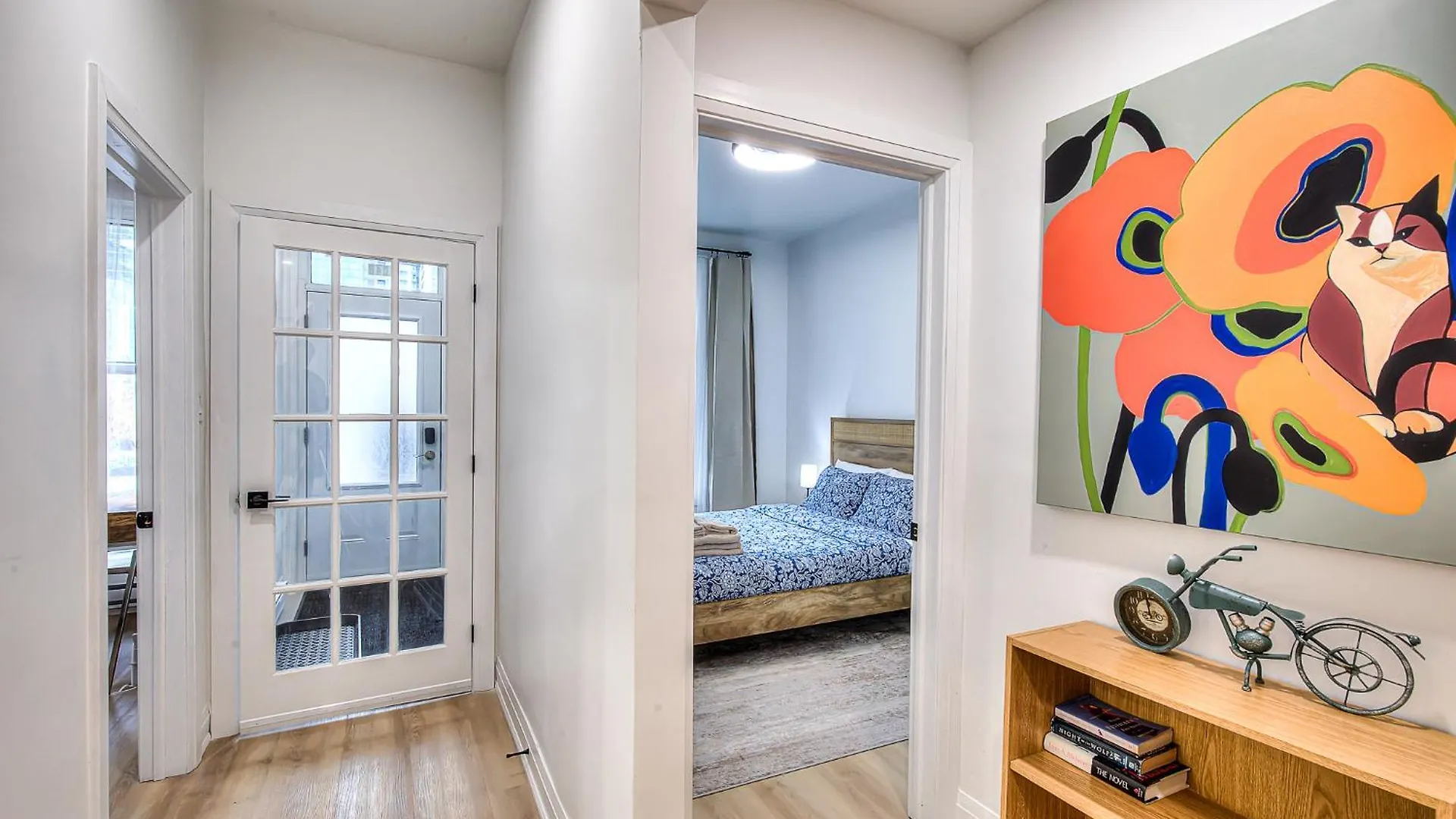 Daire Mackay Street Downtown - Bell Center, Nightlife, & Metro At Your Doorstep! Montréal